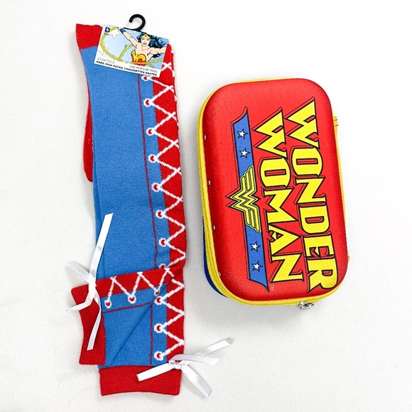 Wonder Woman Lot - NWT Socks & Official Pencil Case - Picture 1 of 6